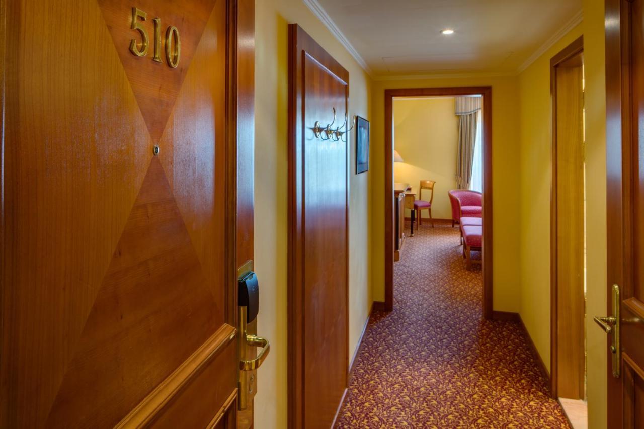 Отель Savoy