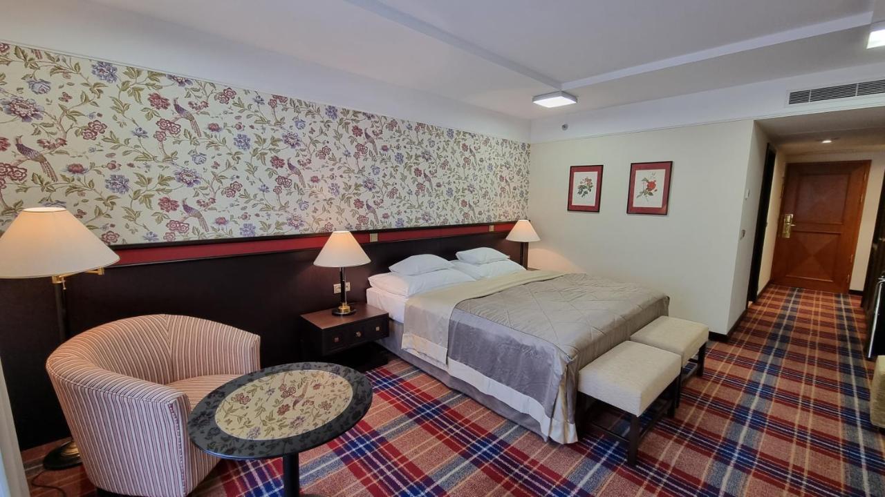 Savoy Готель 4*